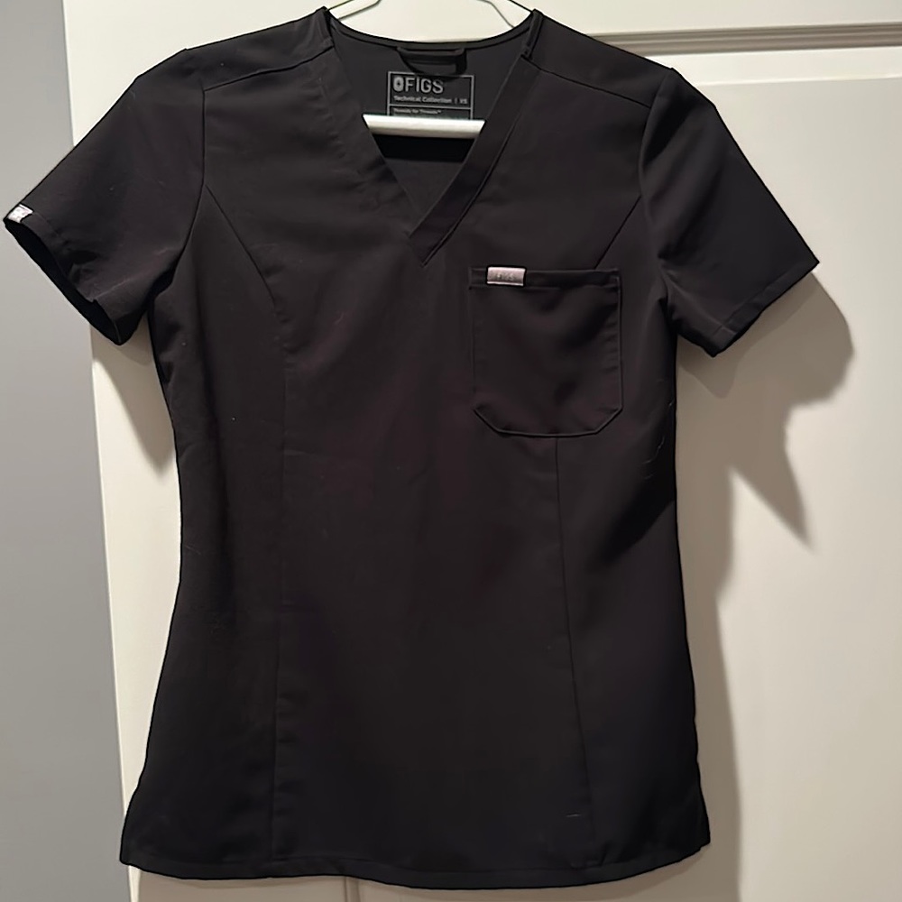 Figs Scrub top